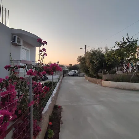 Nori Sela Guest house